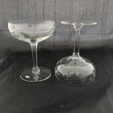 Set of 2 Mid Century Vintage Floral Etched Crystal Coupe Cocktail Martini Glasses, Princess House Heritage, Champagne Saucers 