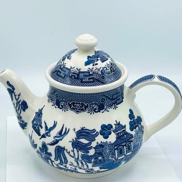 Vintage Churchill Blue Willow Teapot Tea Pot Made In England With Lid- Unused Condition 