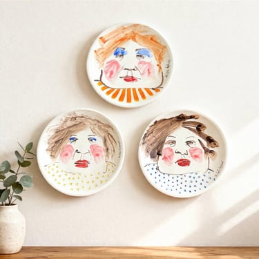 Vintage 1970s Susan Smyly Hand Painted Ceramic Face Plates. Signed Studio Pottery Set of 3. Folk Art Wall Decor- Quirky Portrait Plates 