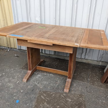 34.5 x 29.5 x 35.5 Expandable oak dining table