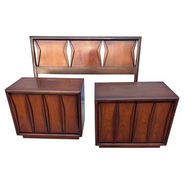 Mid-Century Modern Walnut Headboard and nightstands United Furniture Corp, 1958