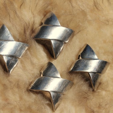 Set of 4 Silver Ribbon Twist Napkin Rings | X Cross Sculptural Metal | Modernist Table Decor | Designer Tablescape Napkin Holders 