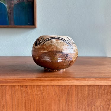 Vintage carved pottery vase or planter / rustic round ceramic vase 