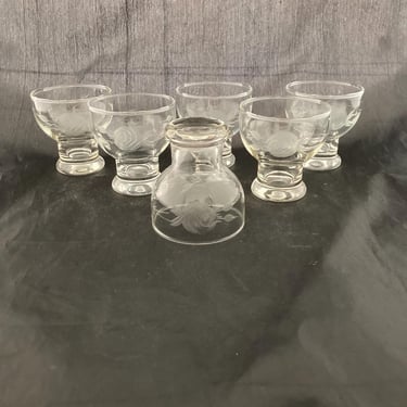 Set of 2 Mid Century Modern Floral Rose Etched Crystal Sake Cordial Sherry Glasses 