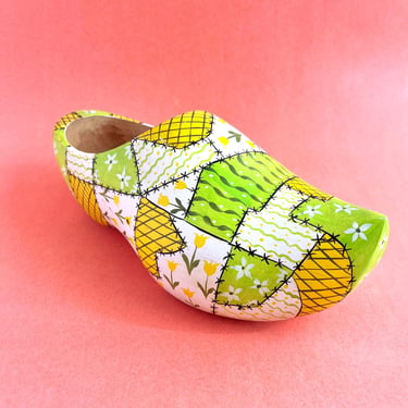 1970s GROOVY WALL HOLDER, Painted Wooden Clog, Key Holder, Wall Pocket, Girls Decor, 1975 Patchwork Shoe 