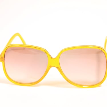 1970s Clear Yellow Oversized Plastic Frame Brown Tint Lenses Italy Sunglasses 