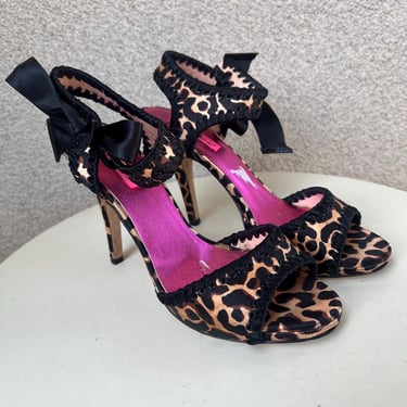 Vintage Betsey Johnston shoes heels sandal leopard print satin tie Sz 9.5. 