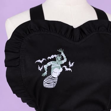 Gothic Bat Apron, Vintage Inspired Black Apron, Retro Pinup Ruffle Apron, Spooky Kitchen Apron, Embroidered Bat Gift 