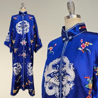 Vintage Bai Hua / Embroidered Chinese Silk Robe / Chinese Embroidered Jacket / Dragon Robe /Chinese / Size Medium - Large 