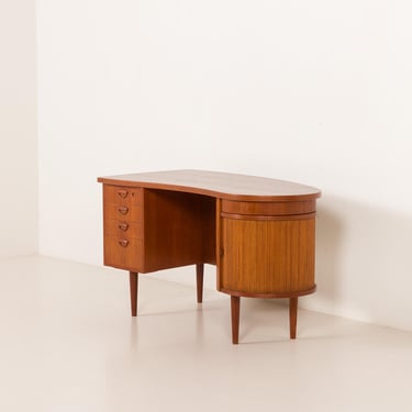 Vintage Danish kidney teak desk with a bar by Feldballes, attr. to Kai Kristiansen, 1950s 