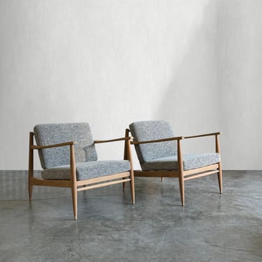 Vintage Sculptural Lounge Chairs in Charcoal and Cream Bernhardt Muse Fabric 