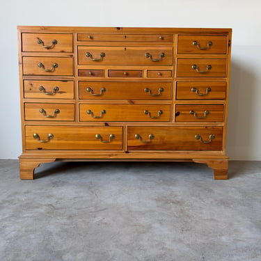 Vintage Link-Taylor Solid Pine Wood 17-Drawer Dresser with 