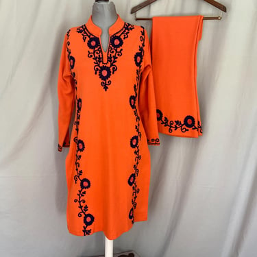 Groovy orange 1960s or 1970s womens pant suit with navy embroidery, long tunic style top with matching pants, 1960s hippie hostess, medium 