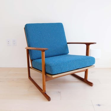 Danish Mid Century Modern Walnut Sleigh Leg Low Back Lounge Chair Ib Kofod Larsen 