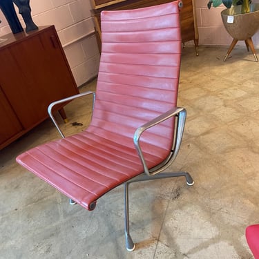 Vintage Eames Aluminum Group Lounge Chair 
