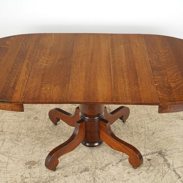 Vintage Round Oak Dining Table with Three Leaves