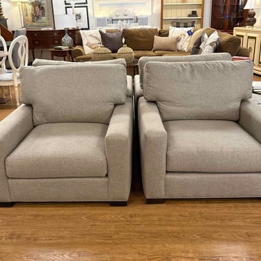 Pair of Universal 'Hunter' Chairs