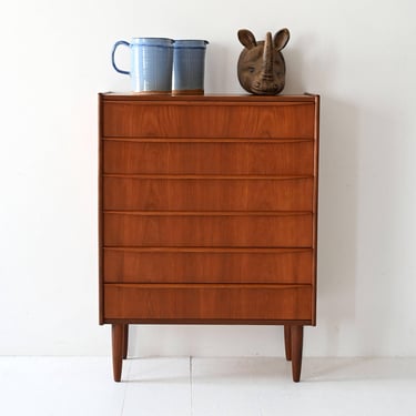 Vintage Scandinavian Teak Chest of Drawers, 1950s Danish Mid-Century Dresser with Sculpted Handles 