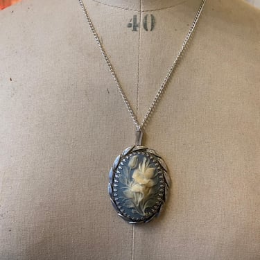 vintage 1970s cameo necklace, mirror pendant, blue and cream flower, cottagecore 