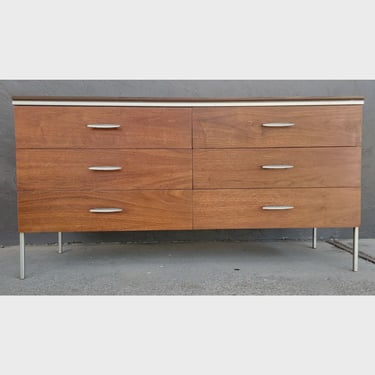 Vista of California Mid-Century Modern Low Dresser 
