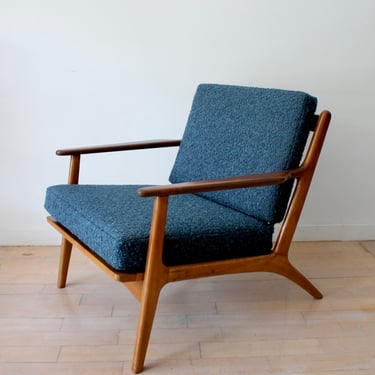 Mid Century Lounge chair with Boucle cushions