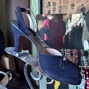 Vintage 1940s Black Suede Pin Up Ankle Straps High Heels ~ Size 7 1/2 - 8a 