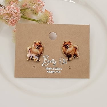 POMERANIAN ENAMEL STUD EARRINGS.