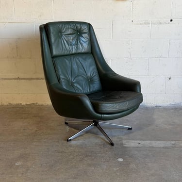 HW Klein for Bramin Green Leather Swivel Lounge Chair Danish Mid-Century Modern 1960s 