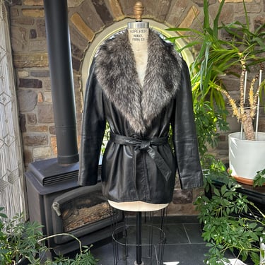 Vintage 1990s Black Leather Belted Jacket Removable Faux Fur Collar Express 