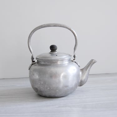 aluminum teapot, vintage aluminum teapot, vintage aluminum grease pot, vintage aluminum grease kettle, vintage japanese teapot, midcentury 
