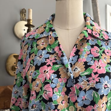 Vintage 70s Novelty Pastel Floral Print Spring Blouse with Dagger Collar; 70s Psychedelic Abstract Floral Button Down Blouse M 
