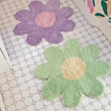100023356 - Vintage Inspired Daisy Rug - 25