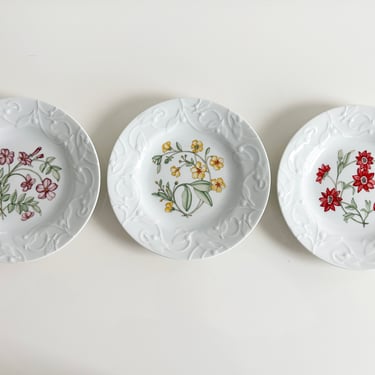 Set of 3 Dansk Floating Leaves Floral Salad Dessert Plates Portugal Vintage 2000s 