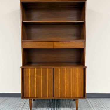Mid-Century Modern China Cabinet / Book Case / Display Case 