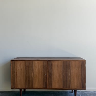 Poul Hundevad Danish rosewood cabinet (missing lock)