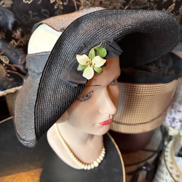 Vintage 1930s Deco Black Straw Tilt Portrait Hat - Medium 