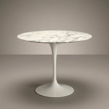 Saarinen Round Dining Table in Marble