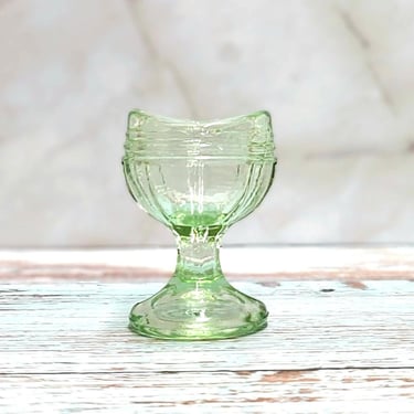 Uranium Glass Glow Eye Wash Cup - Vintage, Green Vaseline Depression Style, Retro Bathroom Decor, Blacklight, Unique Gift for Doctor 