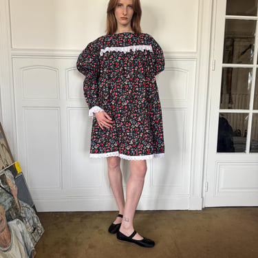 1980s handmade floral & eyelet dress, huge volume, great sleeves / osfm 