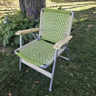 Vintage White and Green Macramé Aluminum Folding Garden/Lawn Lounge Chair 