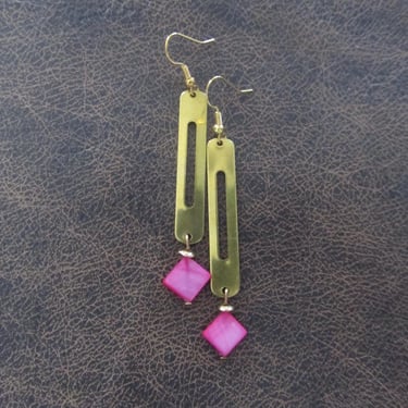 Pink mother of pearl shell and brass earrings 