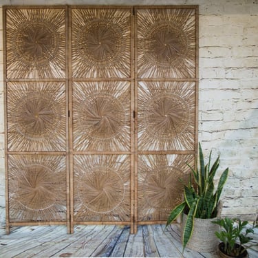 SHIPPING NOT FREE!!! Vintage Wicker Sunburst Room Divider/Sunburst Screen/ Headboard/Wall Art 