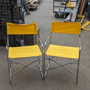 Pair of Vintage Metal and Cloth Chairs 19.5 x 17.5 x 32