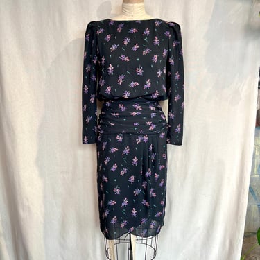 Vintage 1980s Floral Print Midi Dress: Gathered Waist Tulip Bouquet 