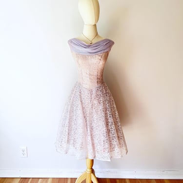 Liliane Dress • Size XS • 50s Party Dress Cupcake Lavender Lace Draped Back Sash 