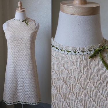 1960s Lace Babydoll Shift Dress with Velvet Green Bow | Kelly Arden 