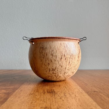 Cute hanging planter / pottery cache pot with swirl pattern 
