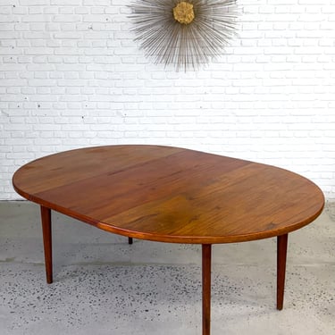 Circular Swedish Modern Teak Dining Table by J.O. Carlsson with 2 leaves!
