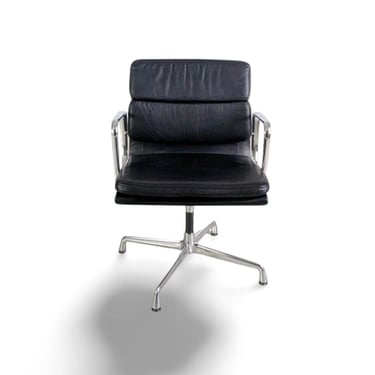 Original Vitra EA 208 soft pad black leather chair Charles Eames 