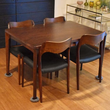 Restored expandable rectangular dining table (extends 47.5